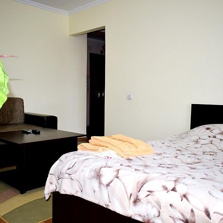 Apartment On Krushelnitskoy 73 Rivne Esterno foto