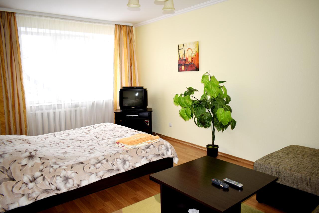 Apartment On Krushelnitskoy 73 Rivne Esterno foto