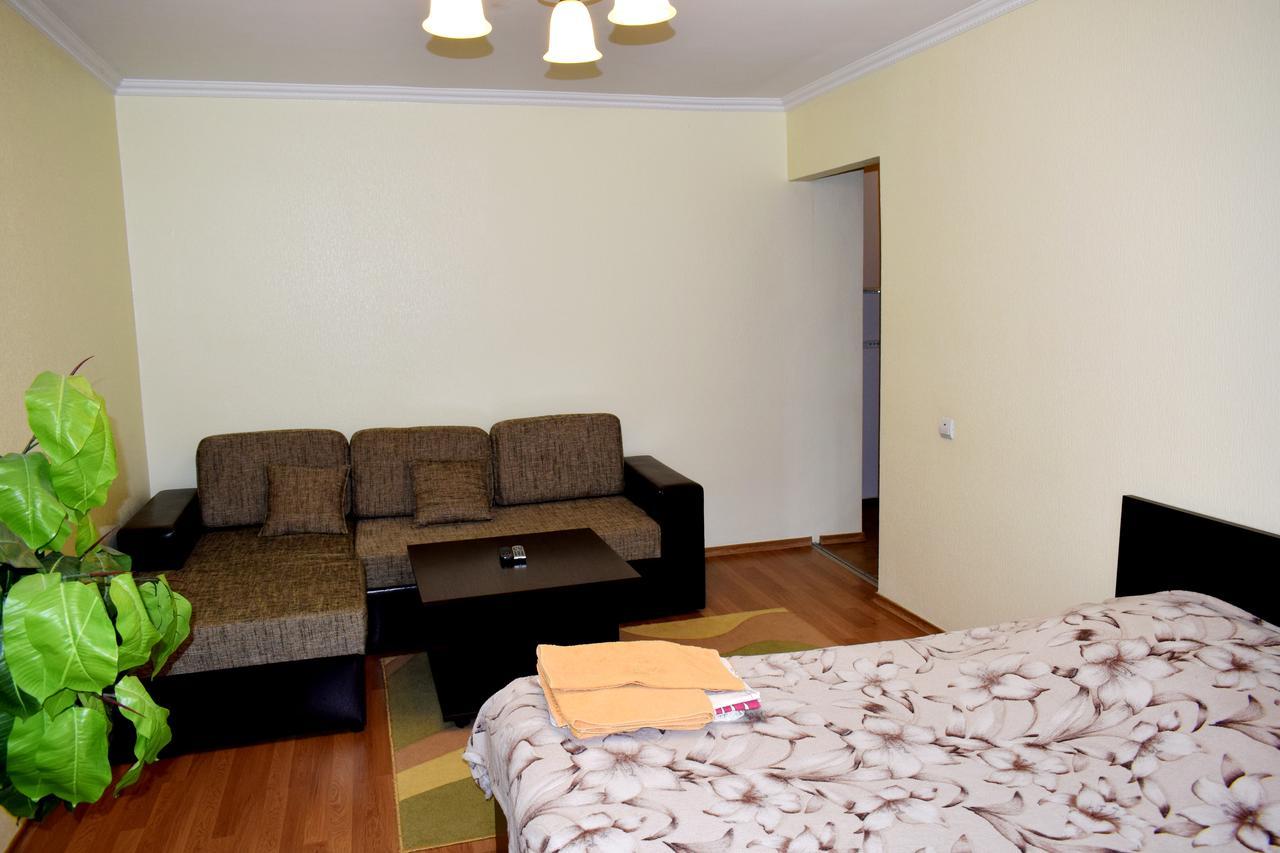 Apartment On Krushelnitskoy 73 Rivne Esterno foto